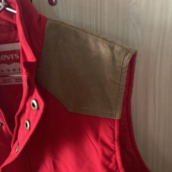 Brand New Red Winter Jacket( Sleeveless) for men from Levi’s - Picture 3 of 8